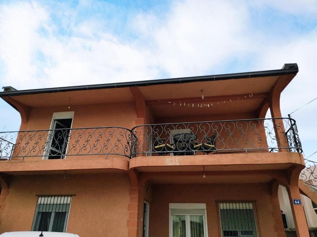 Boki Family Home De Lux บาร์ ภายนอก รูปภาพ