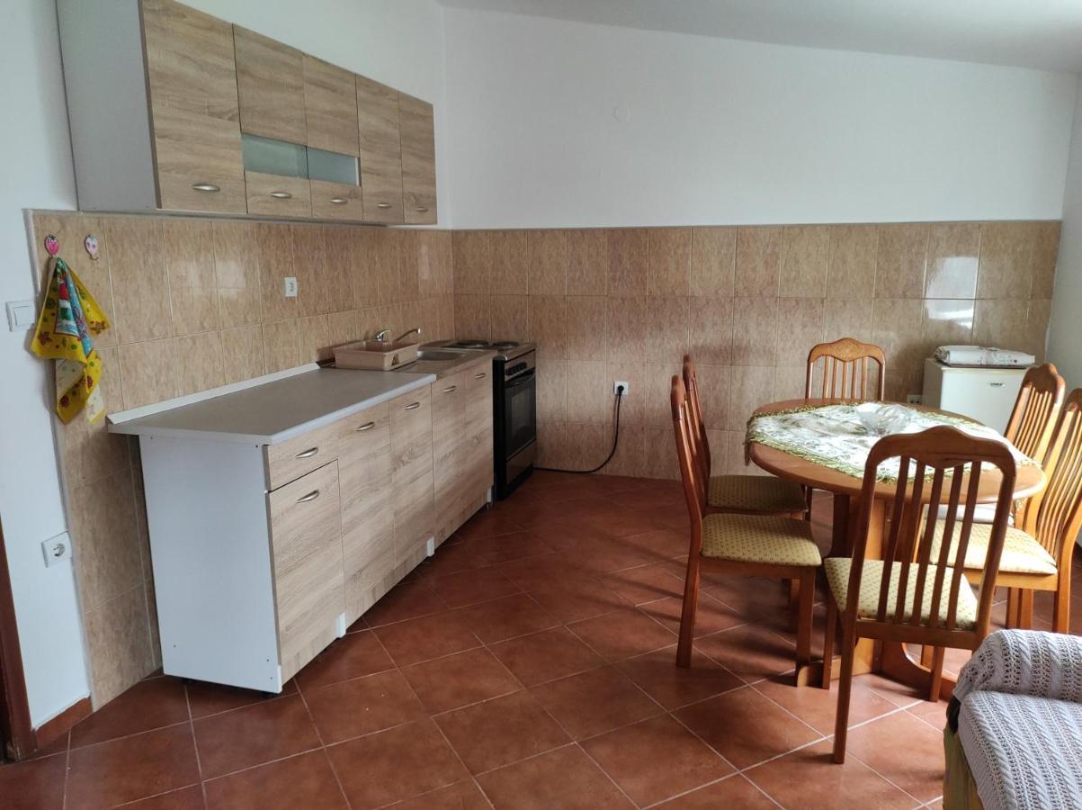 Boki Family Home De Lux บาร์ ภายนอก รูปภาพ