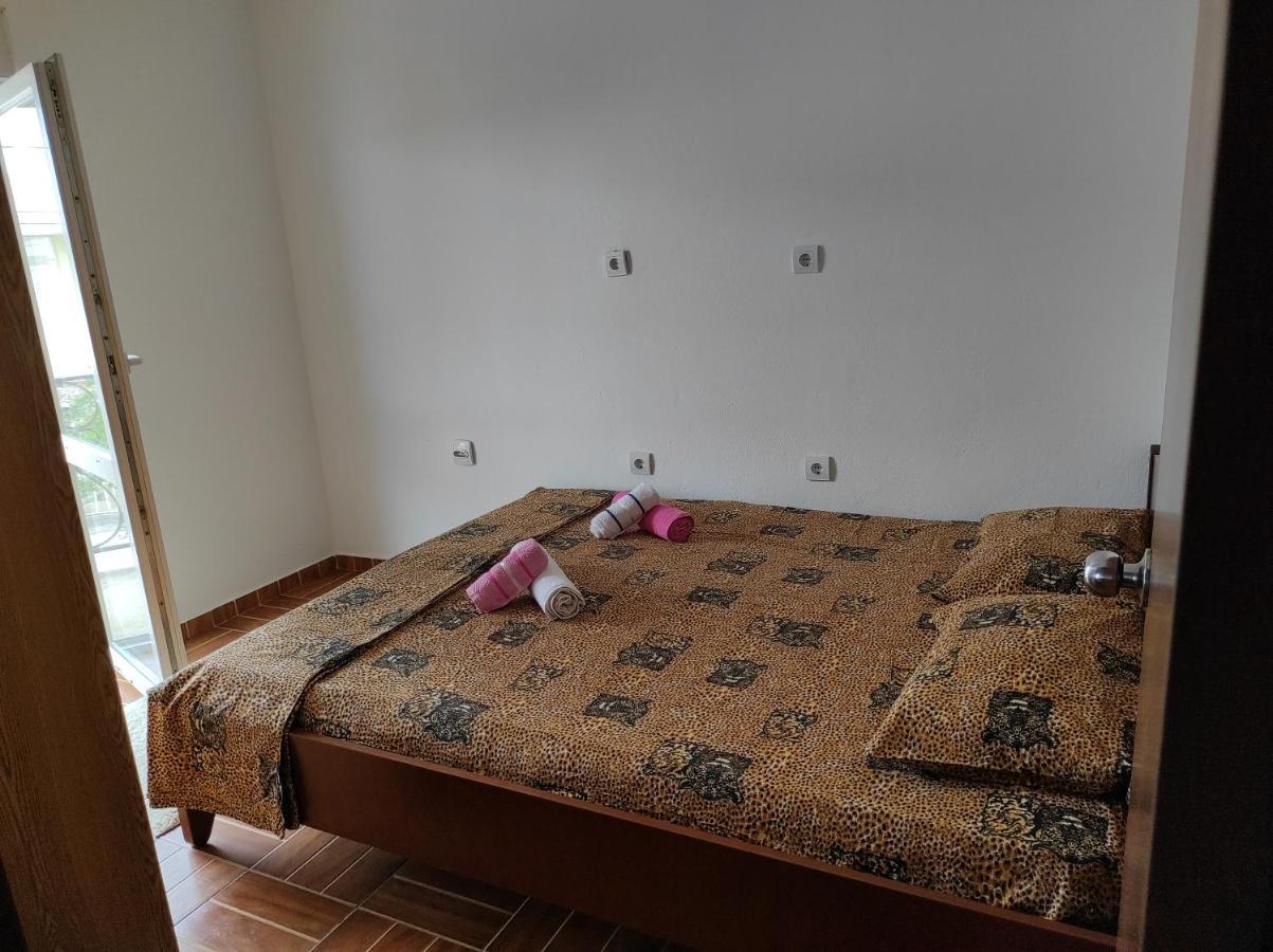 Boki Family Home De Lux บาร์ ภายนอก รูปภาพ